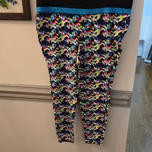 Livi Active Colorful Geometric Leggings